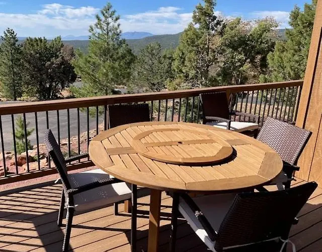 Sundial Circle Holiday home Pine